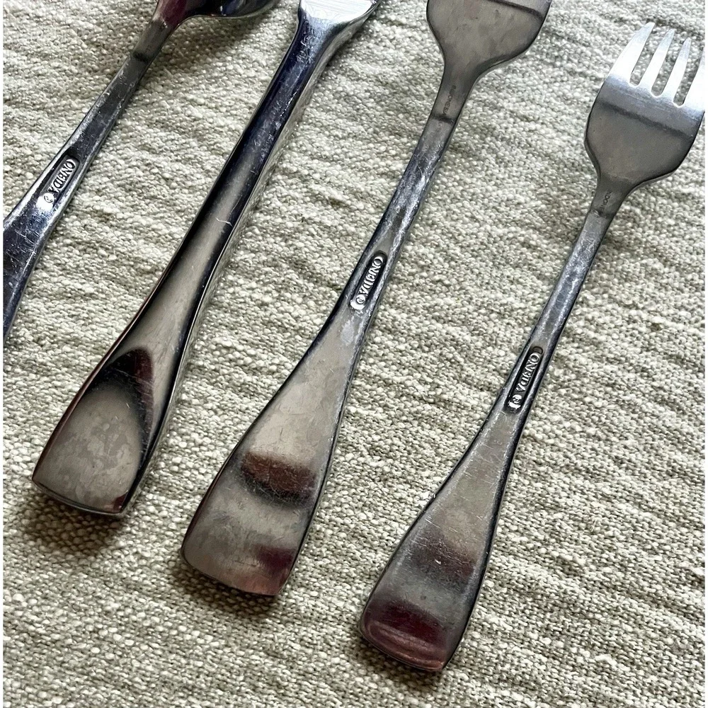 Oneida Stainless Flatware SURGE Flat Raised Tip 4pc Set Discontinued 2011 - 2023